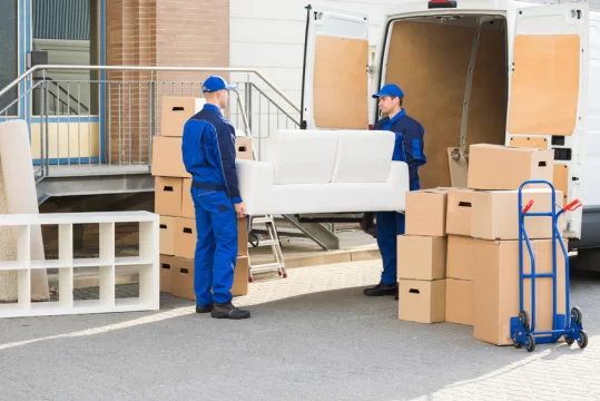Jak zorganizować przeprowadzkę krok po kroku?