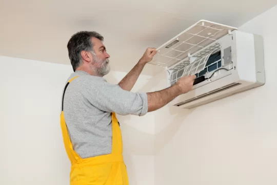 Klimatyzacja nie chłodzi? Zobacz najczęstsze przyczyny awarii domowych klimatyzatorów