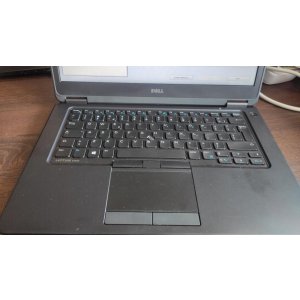 Naprawa niedziałającej klawiatury w laptopie Dell Latitude E7450